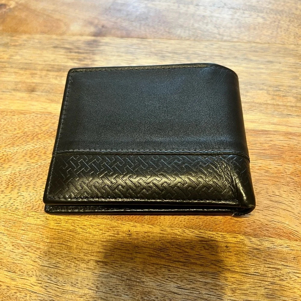 Tommy Hilfiger Black Genuine Leather Bifold Wallet w/ ID Window